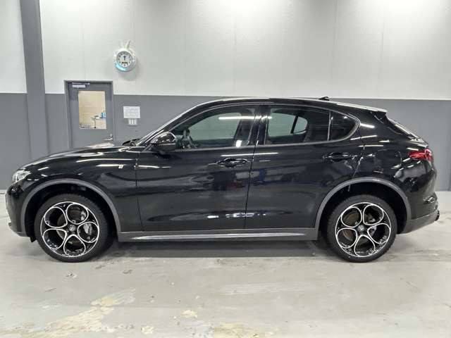 ステルヴィオ2.2 ターボ ディーゼル Q4 Ti 4WD