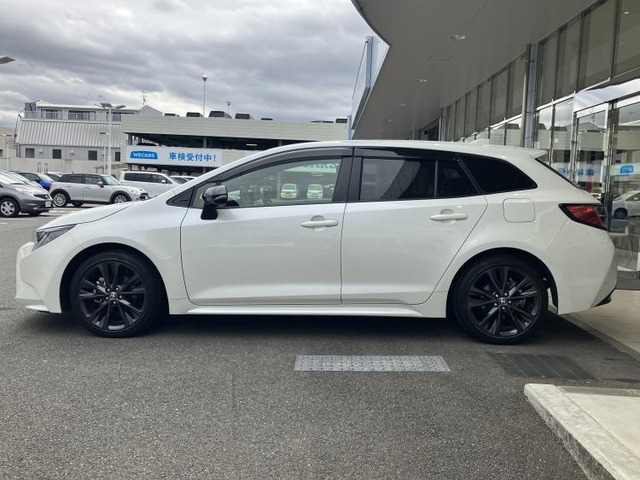 カローラツーリング1.8 ハイブリッド W×B