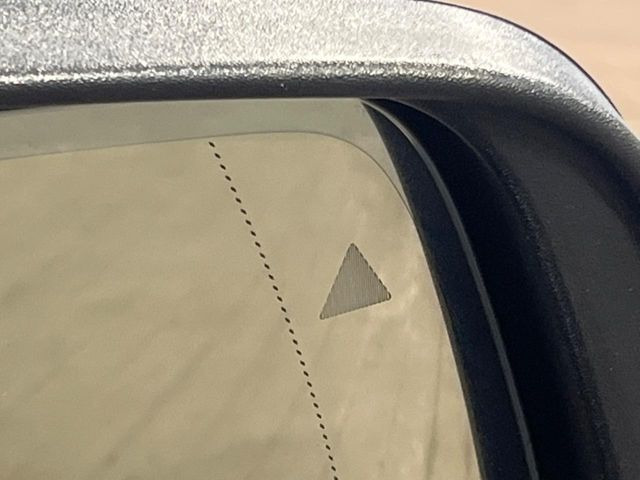 ���u���C���h�A�V�X�g�Z���T�[:���p����̎Ԃ����m���A�h���C�o�[���Ԑ��ύX���s���ۂɁA�x�����Ƌ��ɒ��ӂ𑣂��Ă������S�x���@�\�ł�!