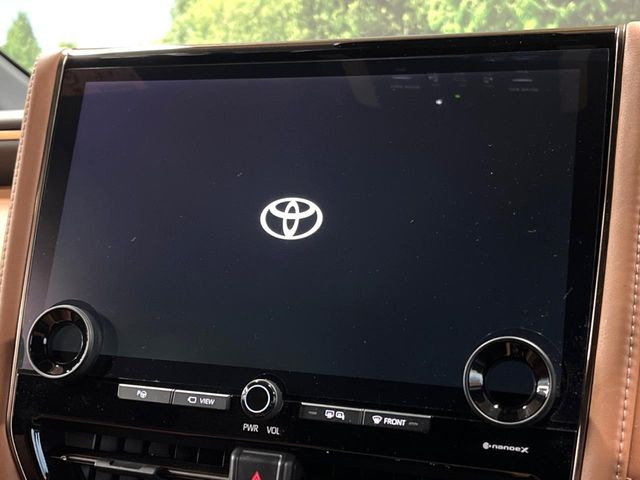 【14インチディスプレイオーディオ】画面内にオーディオ操作はもちろん、空調の調整機能なども盛り込んだ多機能なディスプレイオーディオです!スマートフォン連携はもちろん、車載ナビもお使いいただけます♪