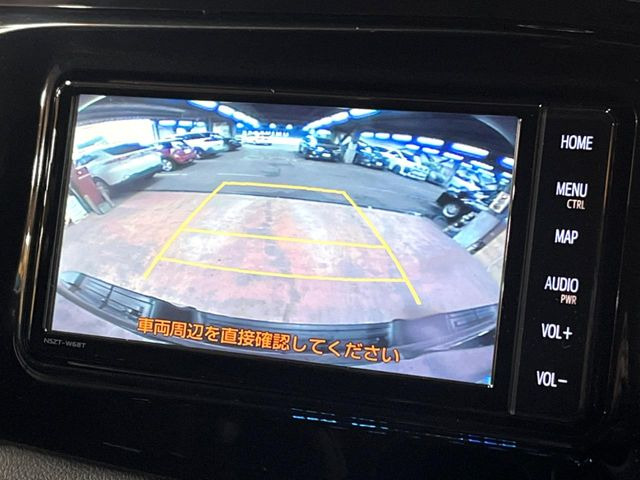 【バックカメラ】駐車時に後方がリアルタイム映像で確認できます。大型商業施設や立体駐車場での駐車時や、夜間のバック時に大活躍!運転スキルに関わらず、今や必須となった装備のひとつです!