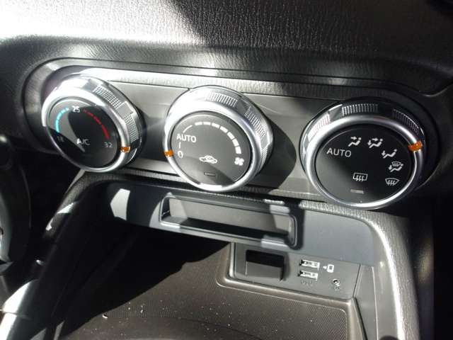 �I�[�g�G�A�R���t��