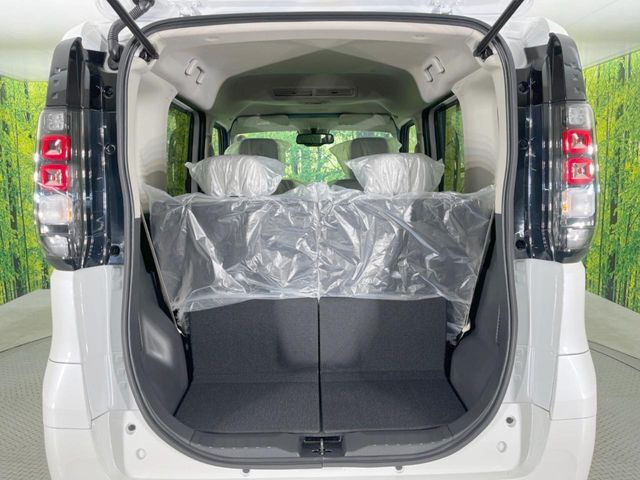 ���i�̂���������ʋ΁A���}���ɏ\���ȉ׎��X�y�[�X���m�ۂ��Ă���܂��B�Z�J���h�V�[�g��|���ƁA�傫�ȉו��̐ύڂ��\�ł���