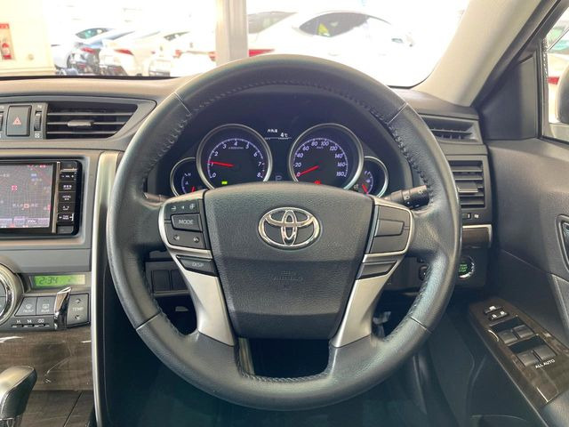 �y�����v�����X�e�A�����O�z�㎿�Ȋv���g�p���邱�ƂŁA��ɂ����������݂ƂĂ��^�]���₷���n���h���ł���