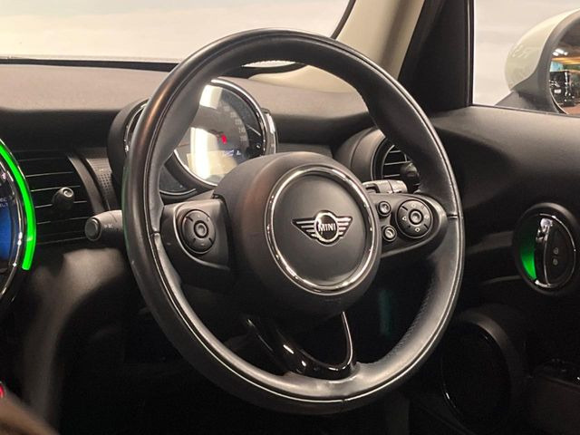 ���n���h�����̃X�������Ȃ��A���ꂢ�ȏ�Ԃ��ێ����Ă���܂��B�e�X�C�b�`���̓�����m�F�ς݂ł��B