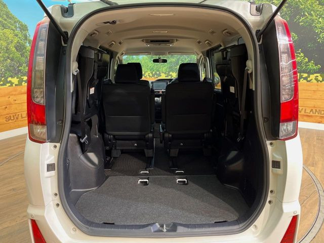 ���i�̂���������ʋ΁A���}���ɏ\���ȉ׎��X�y�[�X���m�ۂ��Ă���܂��B�Z�J���h�V�[�g��|���ƁA�傫�ȉו��̐ύڂ��\�ł���