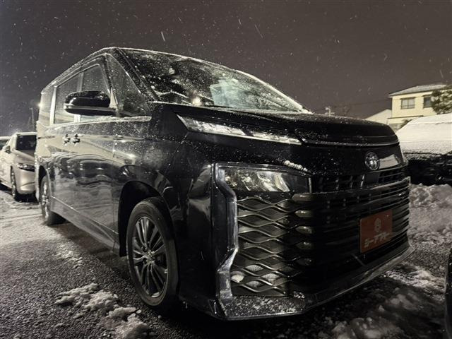 ヴォクシー1.8 ハイブリッド S-Z E-Four 4WD