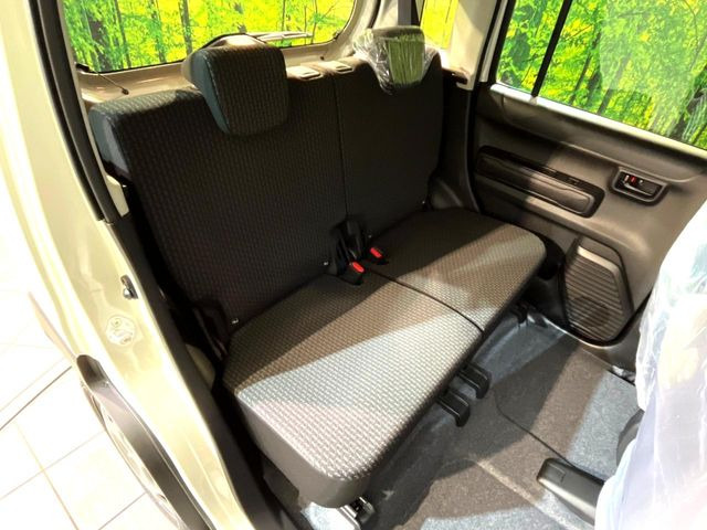 ���i���ȃI���W�i���t���A�}�b�g���I�v�V�����ɂĂ��p�ӂ��Ă���܂��B���D���ȃf�U�C����J���[�����Ԃɍ��킹�đI��ł����������Ƃ��ł��܂���