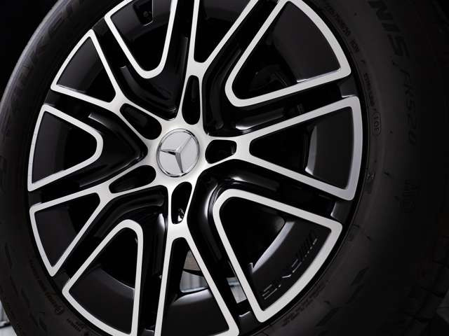 G�N���X�̔̔����т����悻500��𒴂��邨�X�u�A�y���^���É��v�B�Q�����f�̂��Ƃ͐��񂨔C�����������B�e���f���̎�舵���⒍���̔��A�J�X�^��(�h���X�A�b�v)�S�ʂ������Ă���܂��B