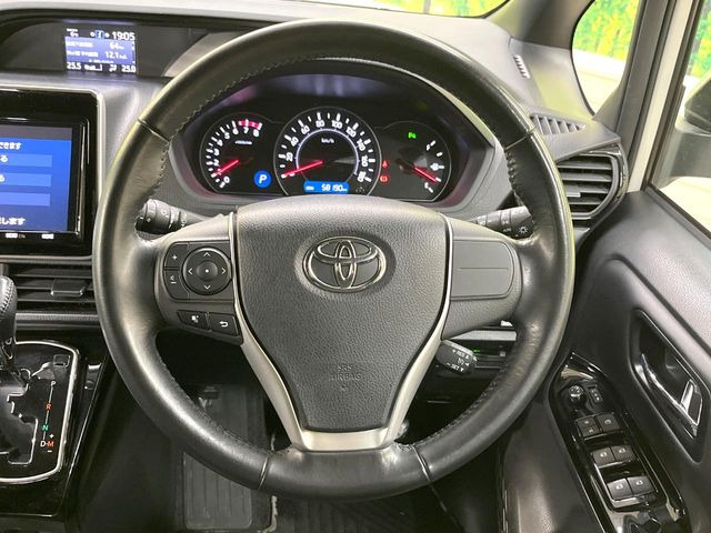 ステアリングも使用感が少なく、きれいな状態となっております♪