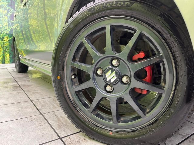 �y����15�C���`�A���~�z�C�[���z�O�ςɃ}�b�`���������A���~�z�C�[���𑕒����Ă���܂��B�e��ЊO�A���~�z�C�[����A�X�^�b�h���X�^�C�����戵�����Ă���܂��B���񂲑��k����������