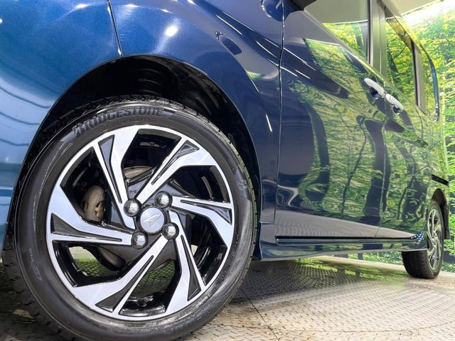 �y�O���[�h��p����15�C���`�A���~�z�C�[���z�f�U�C�����̍��������A���~�z�C�[���𑕒����Ă���܂��B�e��ЊO�A���~�z�C�[����A�X�^�b�h���X�^�C�����戵�����Ă���܂��B���񂲑��k����������