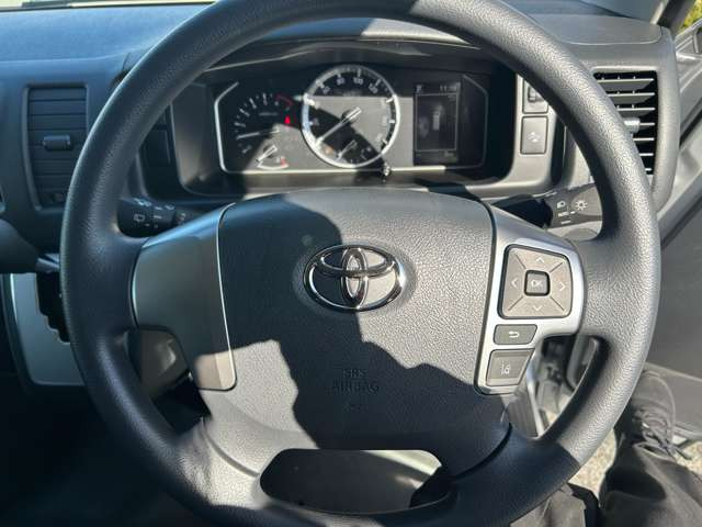 ���W����ɂ͍��i���̒��ÎԂ�V�Ԃ��������ł����W���䐔100��̑�^�W����֐��񂲗��X����������