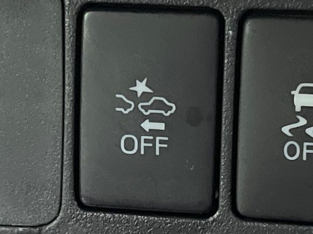 �y�X�}�[�g�A�V�X�g�z���s���ɑO���̎ԗ�����F�����A�Փ˂������Ȏ��͌x��ƃu���[�L�ŏՓˉ���Ɣ�Q�y�����A�V�X�g�B�����S�Ƀh���C�u�����y���݂��������܂��B