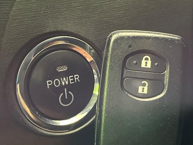 �y�X�}�[�g�L�[�z�J�o����|�P�b�g�ɓ��ꂽ�܂܂ł��h�A�̎{���E�������\�ȃX�}�[�g�L�[�𑕔��B�G���W���̃I���E�I�t�����J�M�����o���K�v����������Ƃ��Ă��֗��ł���