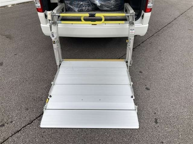 ハイエース2.7 グランドキャビン 4WD