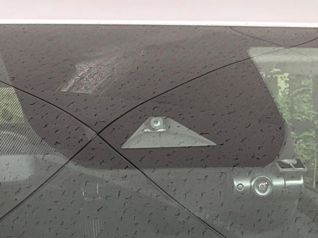 �y�C���e���W�F���g�G�}�[�W�F���V�[�u���[�L�z�t�����g�J�����őO���̎ԗ�����s�҂����m�B�Փ˂������Ȏ��͏Փ˔�Q�y���u���[�L���쓮�A�Փˉ�����T�|�[�g�B�����S�Ƀh���C�u�����y���݂��������܂��B