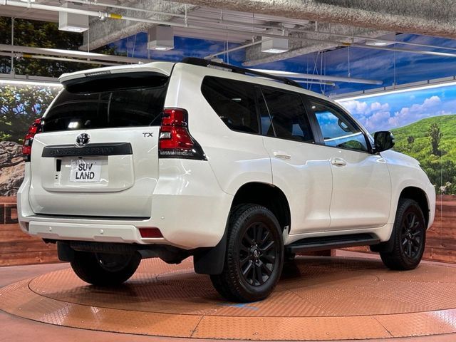 ☆全国のネクステージからお取り寄せが可能※!遠方の店舗に展示してあるクルマが気になる場合も、最寄りの店舗でご覧いただくことが可能です!是非私たちに要望をお聞かせください!※別途費用