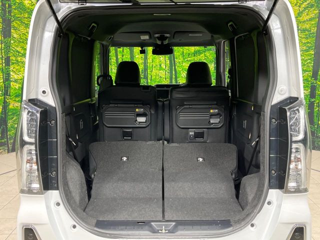 ���i�̂���������ʋ΁A���}���ɏ\���ȉ׎��X�y�[�X���m�ۂ��Ă���܂��B�Z�J���h�V�[�g��|���ƁA�傫�ȉו��̐ύڂ��\�ł���