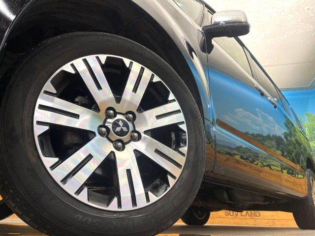 �y����18�C���`�A���~�z�C�[���z�O�ςɃ}�b�`���������A���~�z�C�[���𑕒����Ă���܂��B�e��ЊO�A���~�z�C�[����A�X�^�b�h���X�^�C�����戵�����Ă���܂��B���񂲑��k������