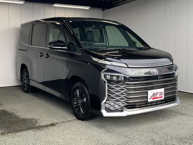 ���ʎԂ́u�T�[�r�X�J�[�G���Y �{�X�v�A�y�����Ԃ́u�T�[�r�X�J�[�G���Y �����X�v���炨�T�������܂��B