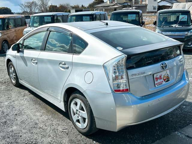 ���X�ł͌y�����Ԃ��畁�ʎԂ܂ŕ��L���I�[�����[�J�[�̎Ԏ�E�F�E�O���[�h��L�x�ɑ����Ă���܂��B