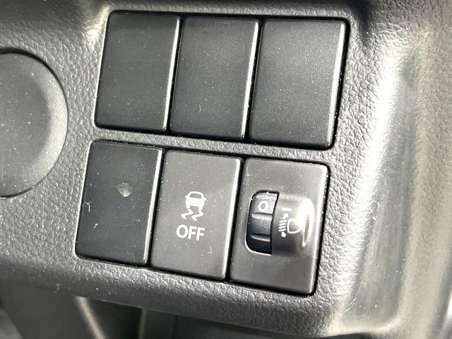 �y������h�~���u�z�ԗ��̉���������m����ƁA�����I�Ɏԗ��̐i�s������ۂ悤�Ɏԗ��𐧌䂵�܂��B�J�̓��ȂǊ���₷���H�ʏ󋵂ł����S�ȉ^�]���\�ł��B