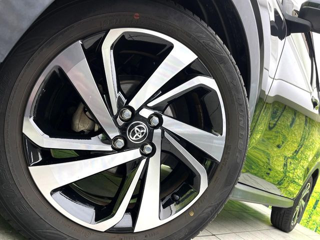 �y����17�C���`�A���~�z�C�[���z�O�ςɃ}�b�`���������A���~�z�C�[���𑕒����Ă���܂��B�e��ЊO�A���~�z�C�[����A�X�^�b�h���X�^�C�����戵�����Ă���܂��B���񂲑��k����������