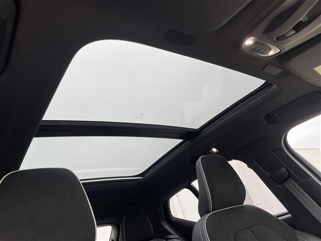 XC40B4 AWD Rデザイン 4WD