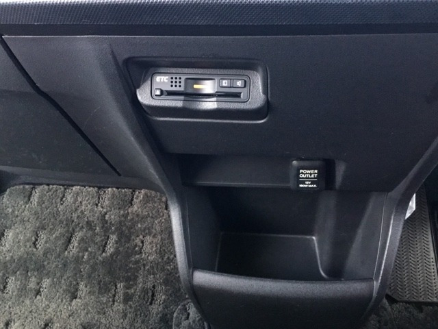 フリードスパイクハイブリッド1.5 ジャストセレクション