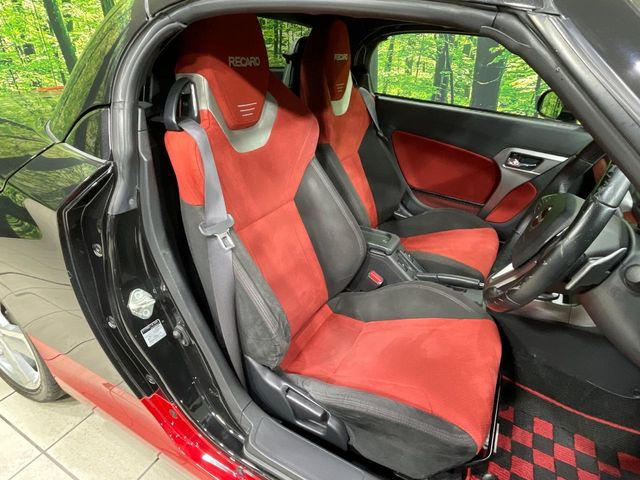 �yRECARO���o�P�b�g�V�[�g�z�l�ԍH�w�Ɋ�Â����ʈ����z�ɂ���č��ւ̕��S�Ⓑ���ԉ^�]���̔�J�������y������ڂŃ��J���Ƃ킩��X�|�[�e�B�ȃ��b�N�X�������ł��B