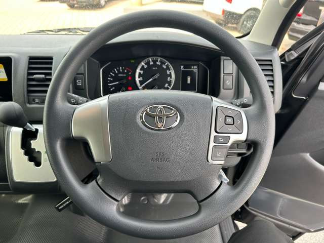 ���W����ɂ͍��i���̒��ÎԂ�V�Ԃ��������ł����W���䐔100��̑�^�W����֐��񂲗��X����������