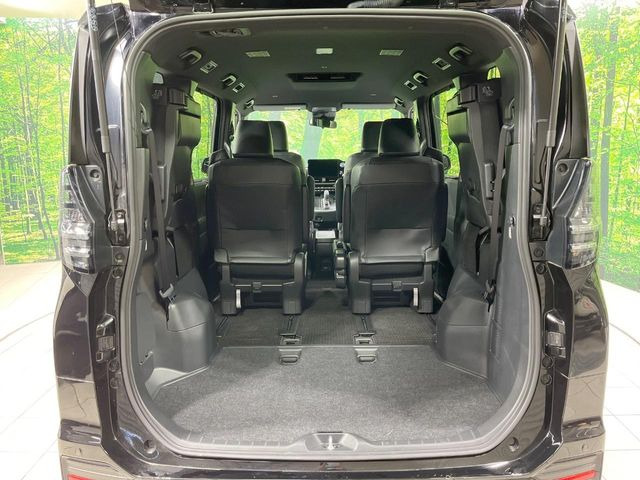 ���i�̂���������ʋ΁A���}���ɏ\���ȉ׎��X�y�[�X���m�ۂ��Ă���܂��B�Z�J���h�V�[�g��|���ƁA�傫�ȉו��̐ύڂ��\�ł���