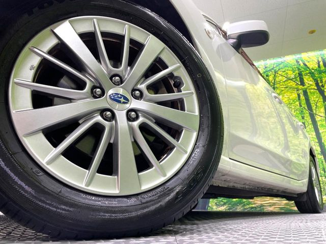 �y����16�C���`�A���~�z�C�[���z�O�ςɃ}�b�`���������A���~�z�C�[���𑕒����Ă���܂��B�e��ЊO�A���~�z�C�[����A�X�^�b�h���X�^�C�����戵�����Ă���܂��B���񂲑��k����������