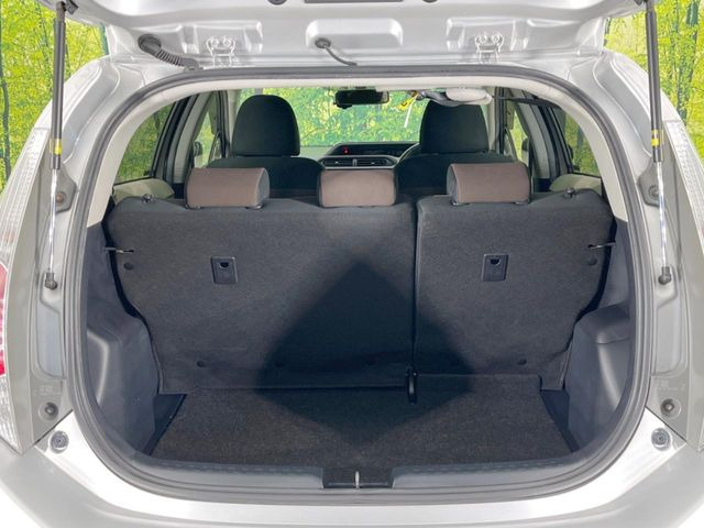 ���i�̂���������ʋ΁A���}���ɏ\���ȉ׎��X�y�[�X���m�ۂ��Ă���܂��B�Z�J���h�V�[�g��|���ƁA�傫�ȉו��̐ύڂ��\�ł���