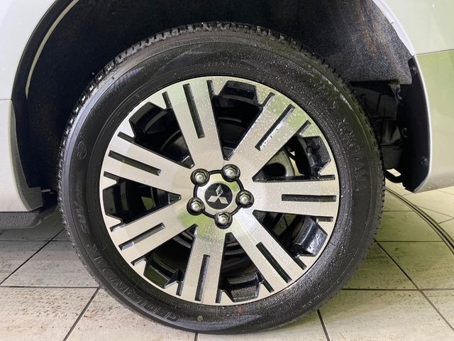 �y�����A���~�z�C�[���z�O�ςɃ}�b�`���������A���~�z�C�[���𑕒����Ă���܂��B�e��ЊO�A���~�z�C�[����A�X�^�b�h���X�^�C�����戵�����Ă���܂��B���񂲑��k����������