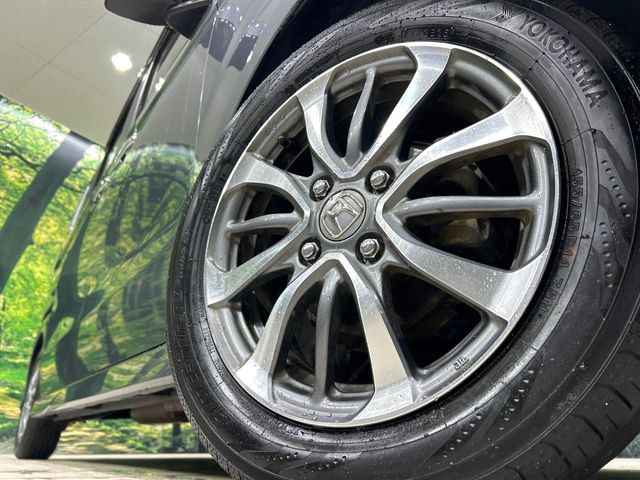 �y����14�C���`�A���~�z�C�[���z�O�ςɃ}�b�`���������A���~�z�C�[���𑕒����Ă���܂��B�e��ЊO�A���~�z�C�[����A�X�^�b�h���X�^�C�����戵�����Ă���܂��B���񂲑��k����������