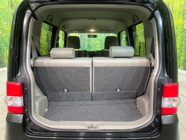 ���i�̂���������ʋ΁A���}���ɏ\���ȉ׎��X�y�[�X���m�ۂ��Ă���܂��B�Z�J���h�V�[�g��|���ƁA�傫�ȉו��̐ύڂ��\�ł���