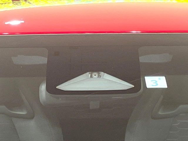 �y�g���^�Z�[�t�e�B�Z���X�z���s���ɑO���̎ԗ�����F�����A�Փ˂������Ȏ��͌x��ƃu���[�L�ŏՓˉ���Ɣ�Q�y�����A�V�X�g�B�����S�Ƀh���C�u�����y���݂��������܂��B