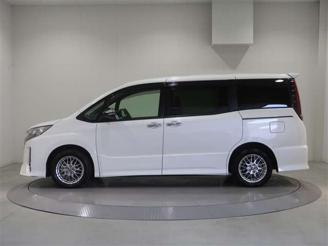 ノア1.8 ハイブリッド Si W×B II