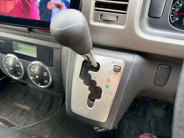 �C�ɂȂ邨�Ԃ�����܂�����E�̓d�b�ԍ����璼�ڂ��X�ɂ��₢���킹���������B�x�����@����ԗ����A��Ԃ܂łȂ�ł������������Ē����܂��B�X�^�b�t�ꓯ���A�����҂����Ă���܂��B