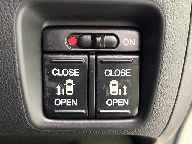 �y�����p���[�X���C�h�h�A�z�X�}�[�g�L�[��^�]�Ȃ̃X�C�b�`�Ō�ȗ����X���C�h�h�A�̊J���\���d��������͂����ăh�A���J����K�v�������A�����Ȃ��q�l�ł��ȒP�ɊJ���߂ł����K�ł���