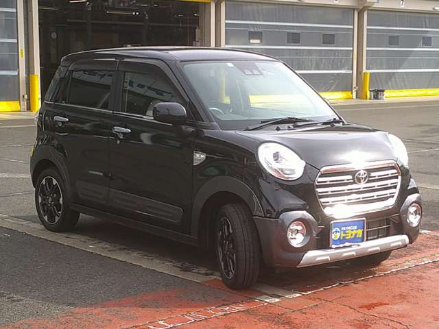 「ピクシスジョイC」には樹脂のガーニッシュ(フロント/リヤ)や大径タイヤ(165/60R15)を採用!最低地上高を180mmとし雪道や山道での走破性を確保しています!