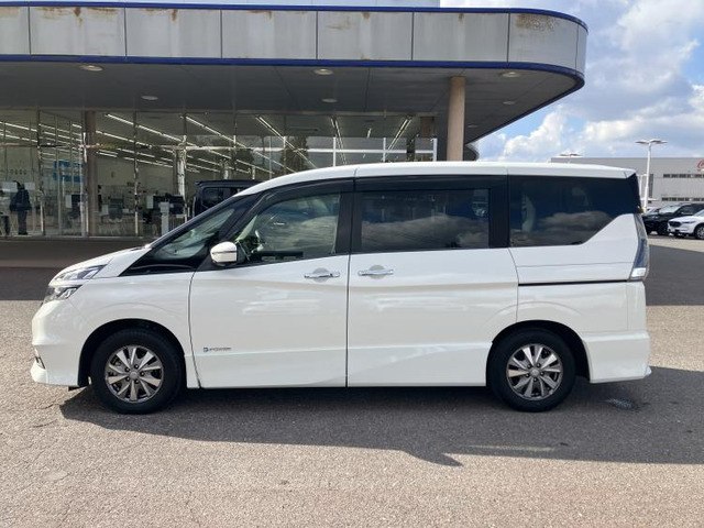 セレナ1.2 e-POWER ハイウェイスターV