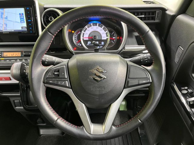 �y�����v�����X�e�A�����O�z�㎿�Ȋv���g�p���邱�ƂŁA��ɂ����������݂ƂĂ��^�]���₷���n���h���ł���