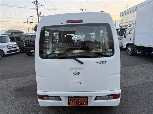 �e�탍�[����舵���Ă���܂��B���x�����@�ȂǋC�ɂȂ���͂��C�y�ɂ��₢���킹���������B