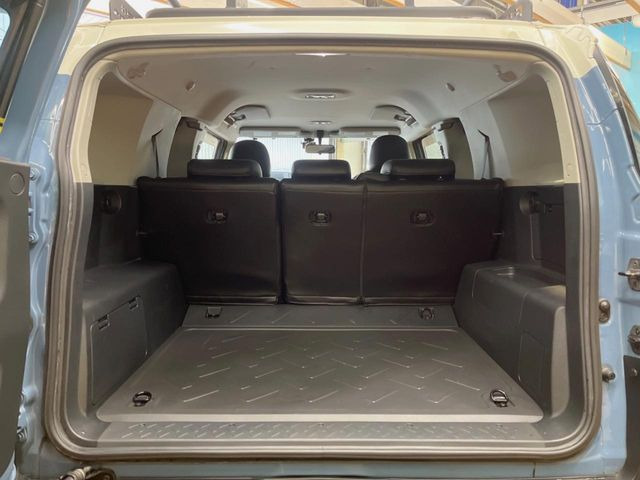 ���i�̂���������ʋ΁A���}���ɏ\���ȉ׎��X�y�[�X���m�ۂ��Ă���܂��B�Z�J���h�V�[�g��|���ƁA�傫�ȉו��̐ύڂ��\�ł���