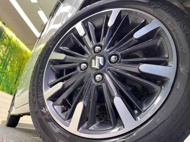 �y����15�C���`�A���~�z�C�[���z�O�ςɃ}�b�`���������A���~�z�C�[���𑕒����Ă���܂��B�e��ЊO�A���~�z�C�[����A�X�^�b�h���X�^�C�����戵�����Ă���܂��B���񂲑��k����������