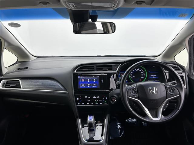 シャトル1.5 ハイブリッド Z