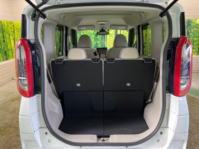 ���i�̂���������ʋ΁A���}���ɏ\���ȉ׎��X�y�[�X���m�ۂ��Ă���܂��B�Z�J���h�V�[�g��|���ƁA�傫�ȉו��̐ύڂ��\�ł���